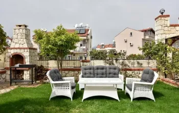 Özel yüzme havuzlu modern Çalış aile villası